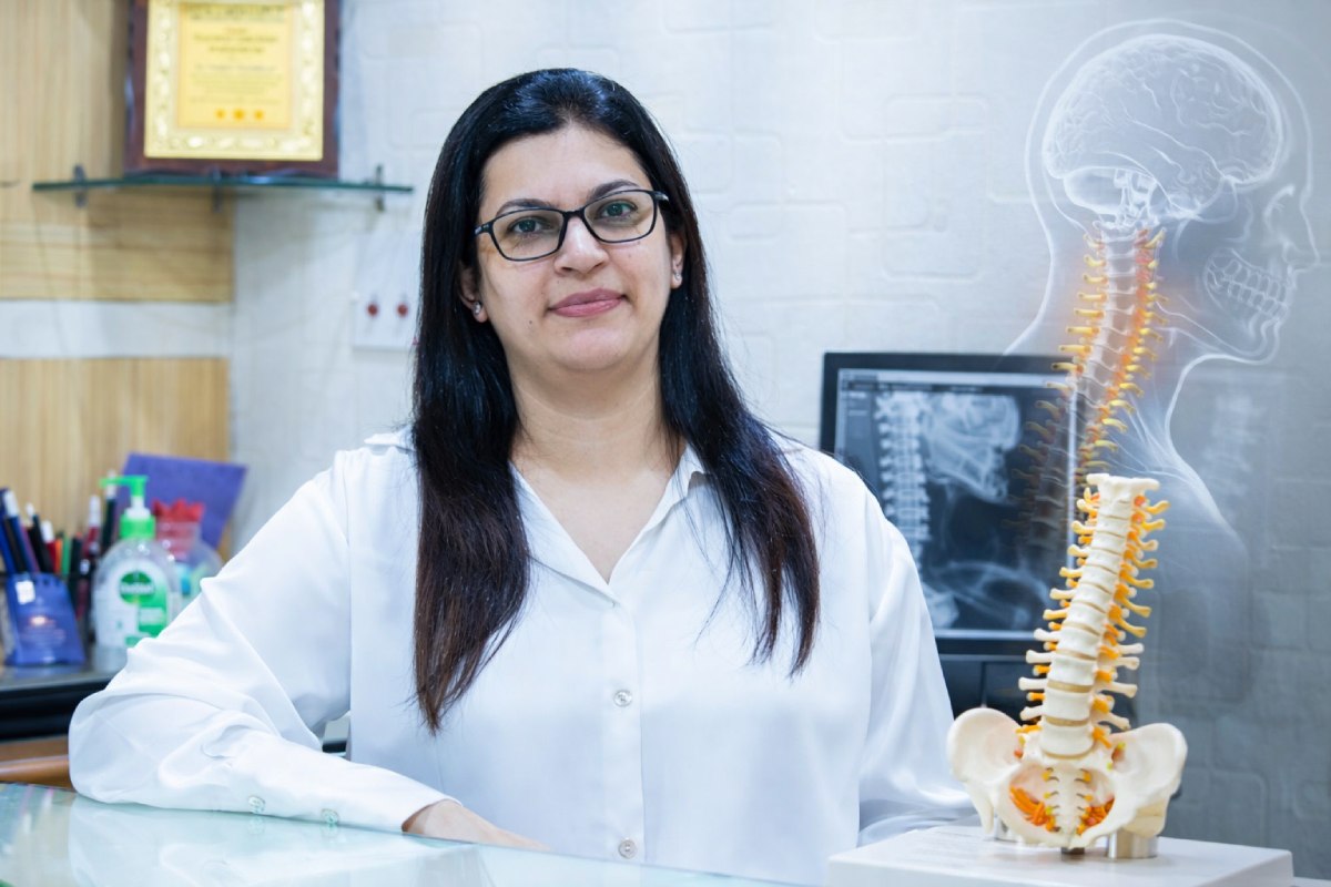 Dr Yogitaa Mandhyaan cervical spondylosis physiotherapist Kolkata Shape and Strength
