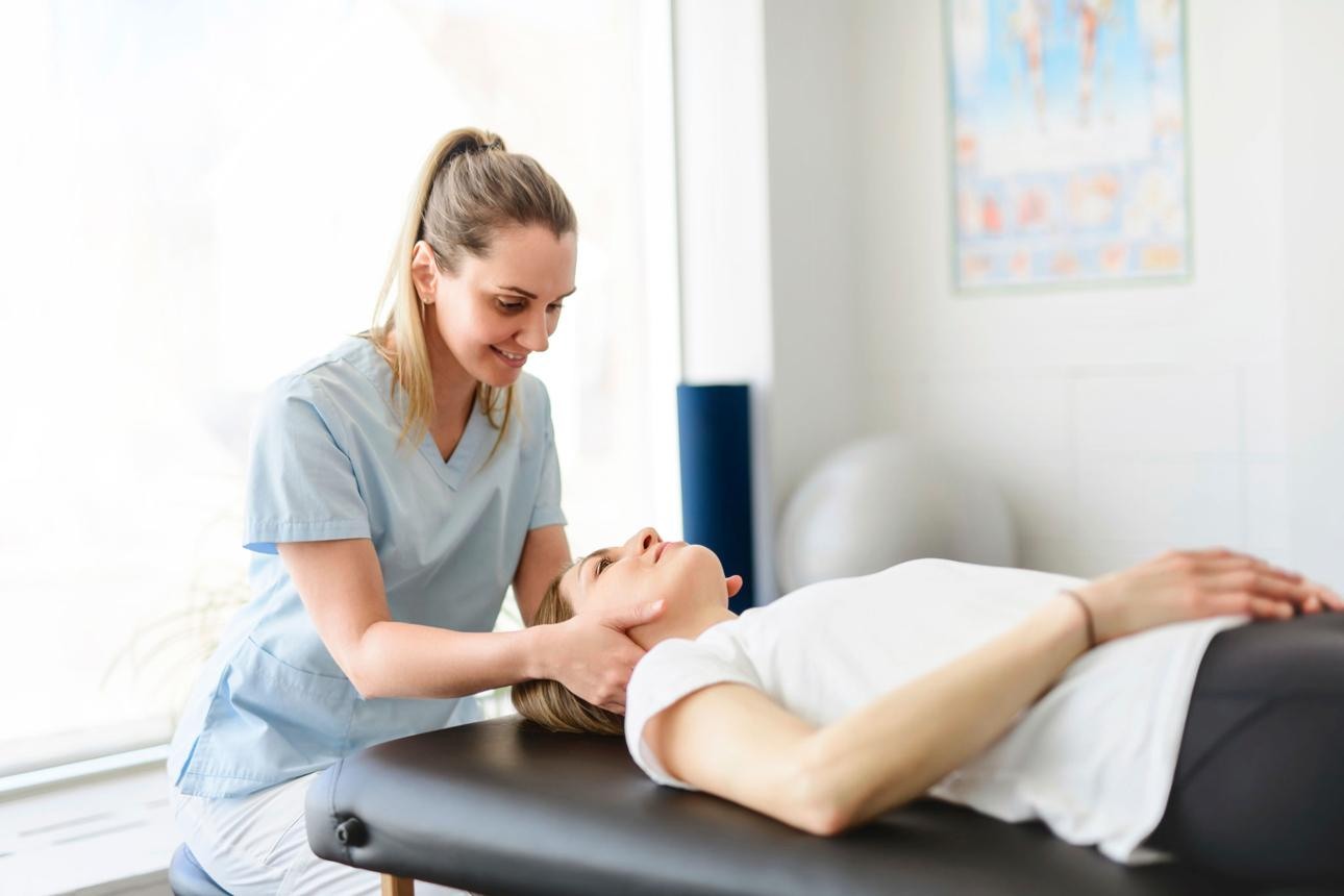 Female sports injury treatment physiotherapy Kolkata Shape and Strength