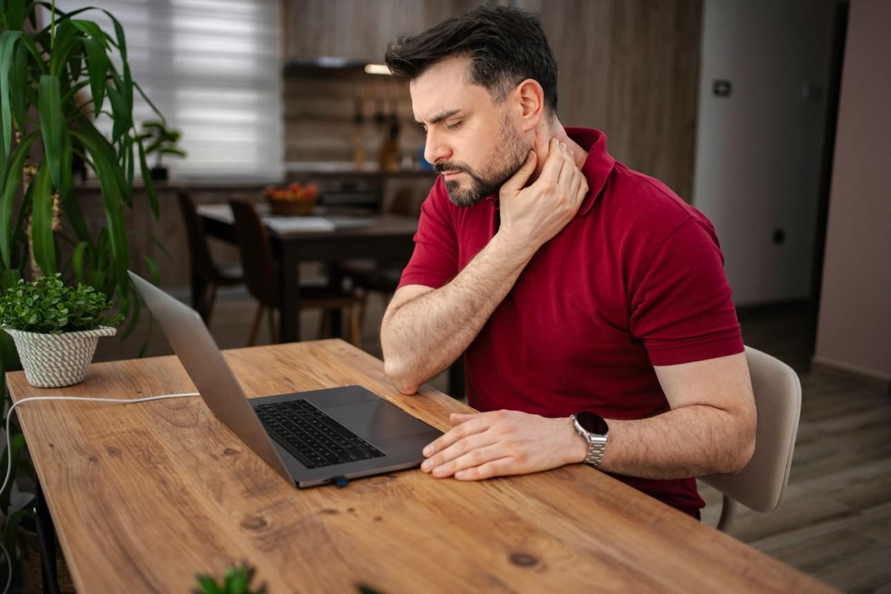 Neck pain causes poor posture desk work mobile phone Kolkata